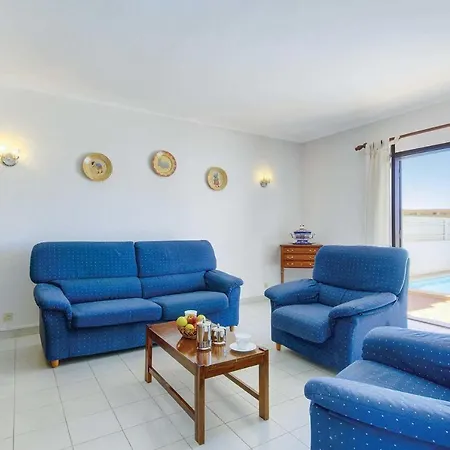Sleeps 6 Pool Air Con Wifi